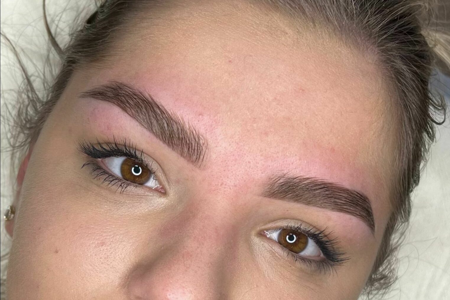 Ombre brwi po makijażu permanentnym – Beauty Kreatornia Katowice